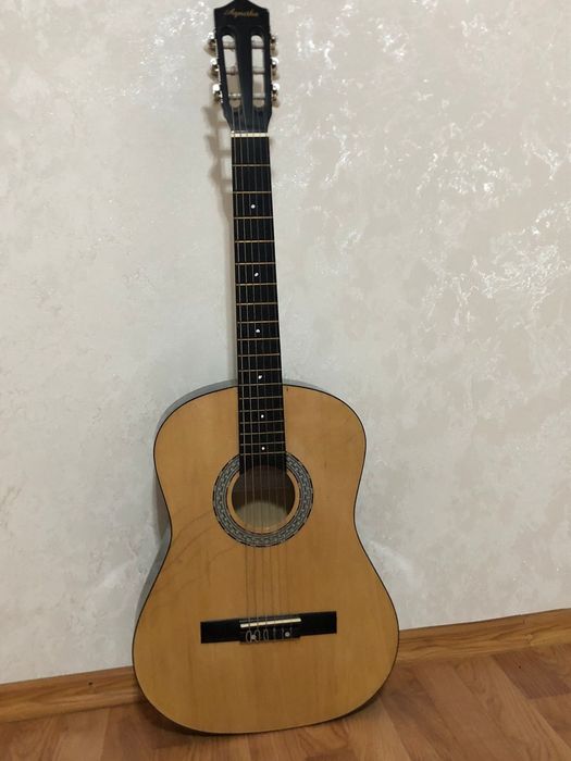 Продам Гитару  б/у