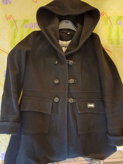 Дамско черно палто с качулка