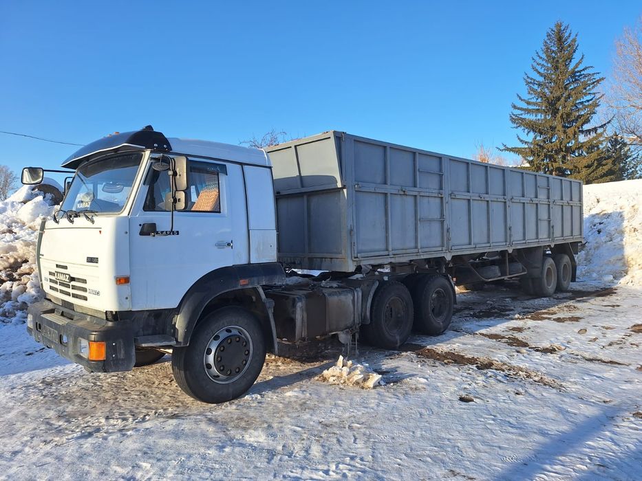 Продам камаз  с двумя прицепами.