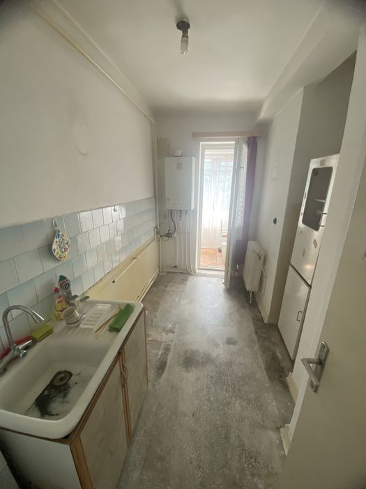 Vând apartament 3 camere