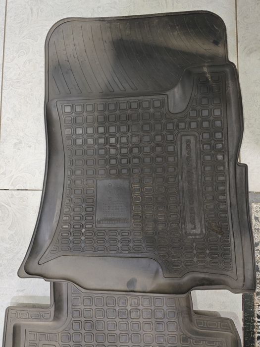 Продам полики на прадо 150