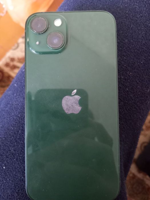 Продам два айфона 13