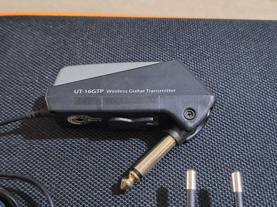Vând sistem wireless JTS pentru instrument