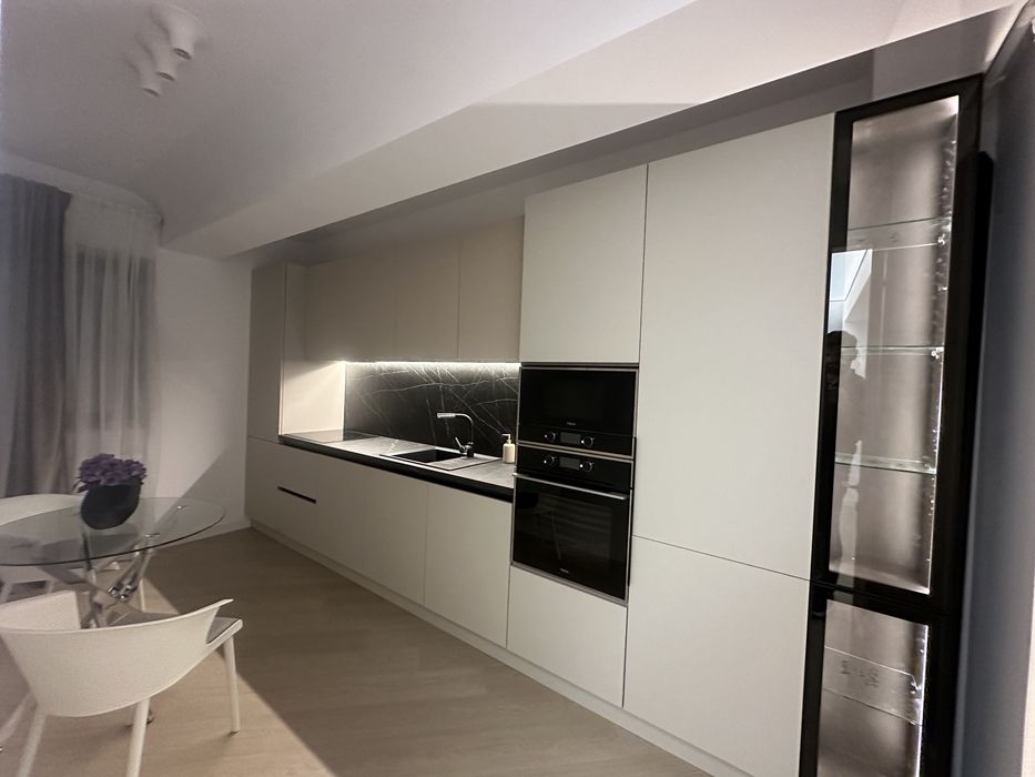 Inchiriez studio cortina north