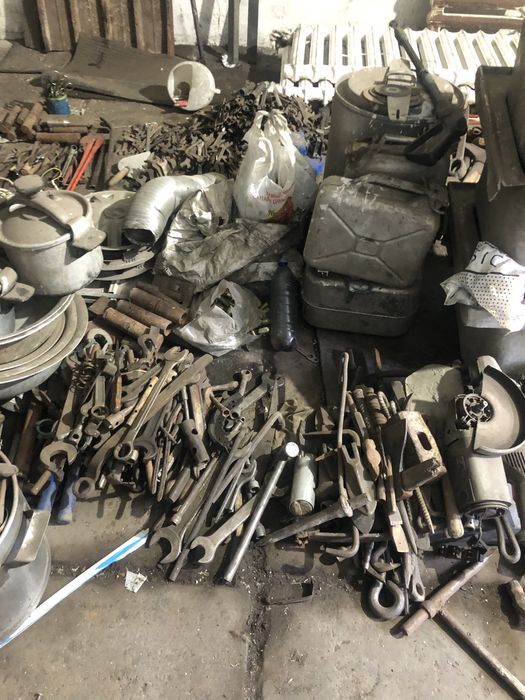 Продаю ключи, молотки и тд советские