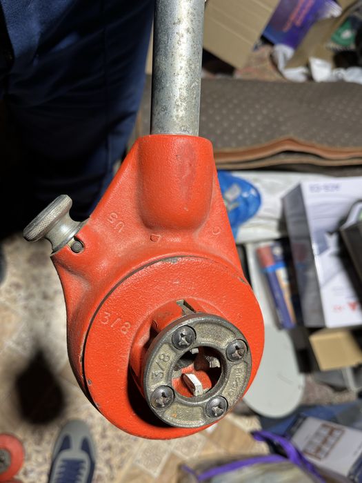 Продаю фирменный резбарез