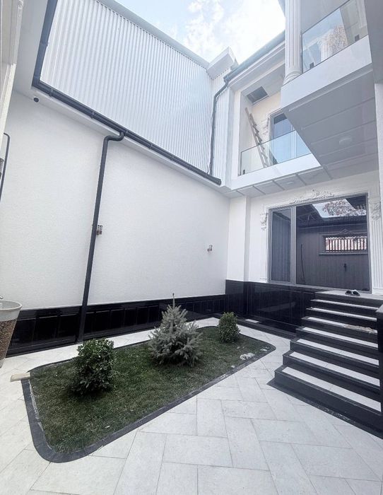 2х этажный ТаунХаус.  1.,5 соток. 6 комнат