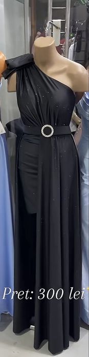 Vând rochie elegantă neagră, mărimea 32 (XS), cumpărată din magazin și doar probată, fără să fie purtată la vreun eveniment.