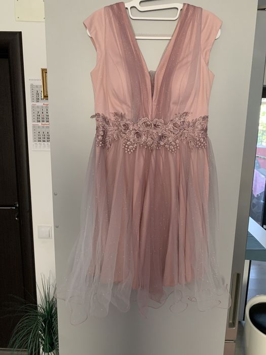 Rochie eleganta roz scurta