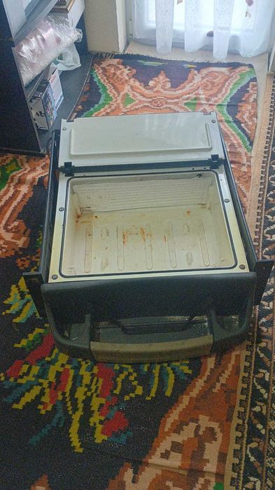 vand frigider auto  renault premium