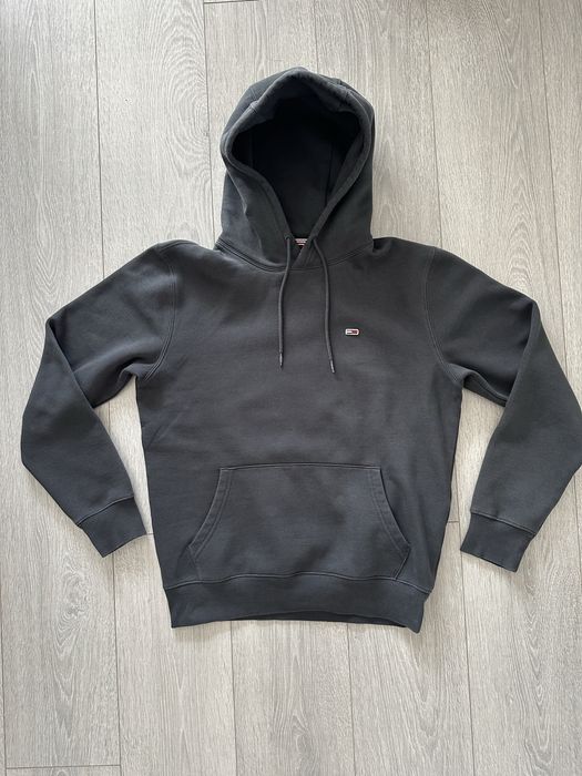 Нов суитчър Tommy Hilfiger