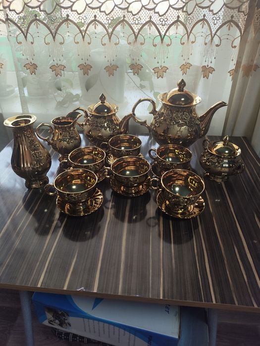 Чайный сервиз золотой