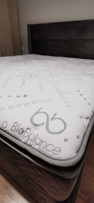 Продавам двулицев матрак