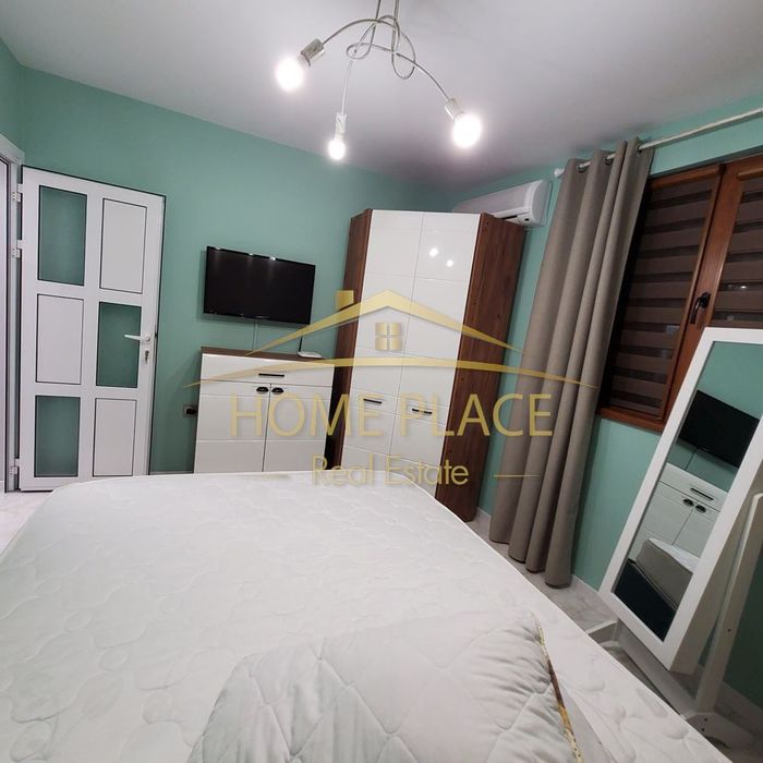 Дава се под наем Тристаен апартамент в Варна, Гръцка махала - 70 кв.м за 765 € - Снимка #3