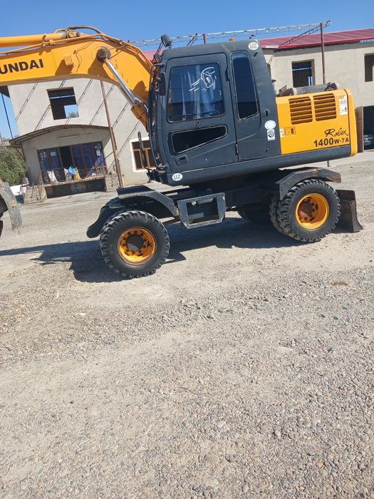 Hyundai 1400 sotiladi