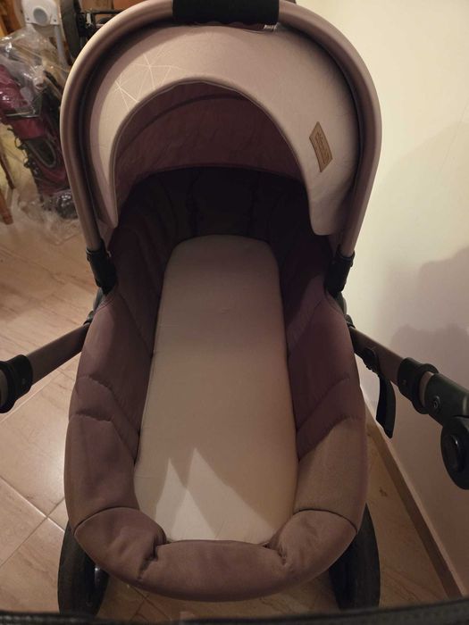 Бебешка количка Chipolino Nina 3 в 1