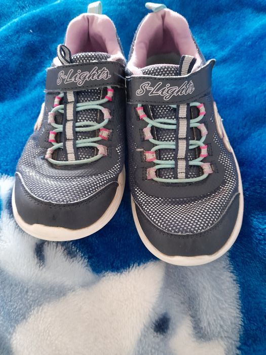 Skechers sheckers adidasi fete marime 32 pt fata Pantofi sport cu LED-