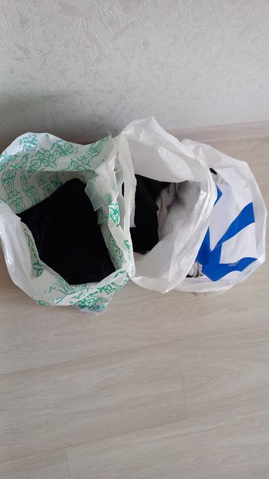 Продам 3 пакета школьной формы на девочку 7-11 лет