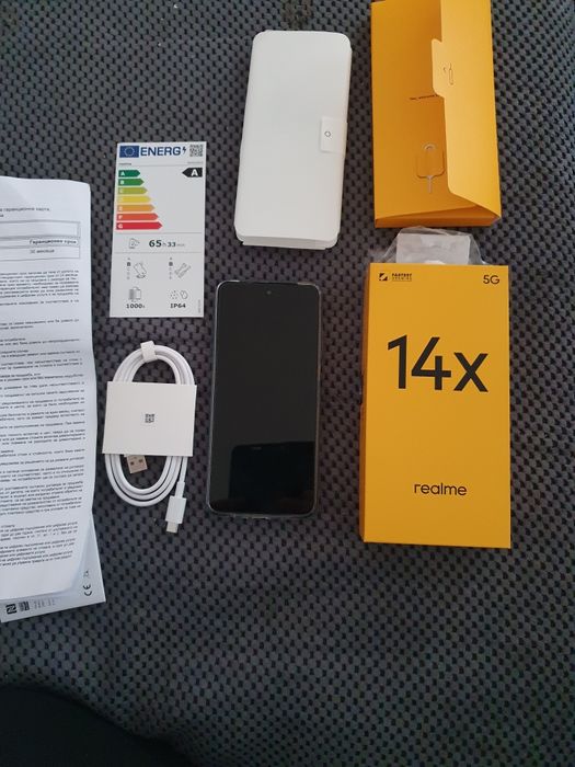 Телефон  14х realme GSM нов с гаранция  от Yettel  Samsung    + подаръ