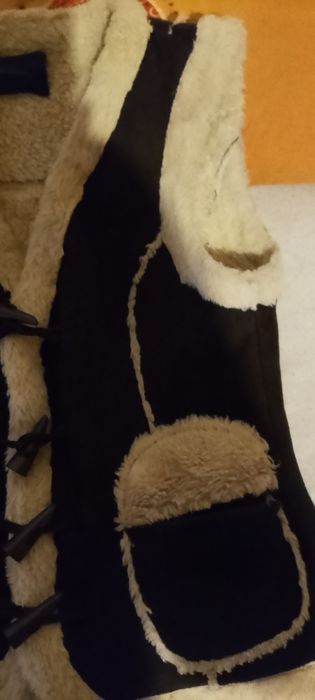 Vând cojoc tradițional piele și blana