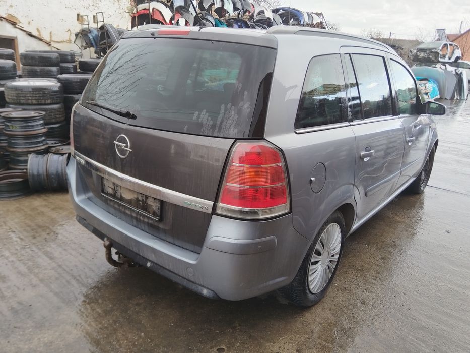 Usa/usi stanga/dreapta Opel Zafira B an 2005-2010