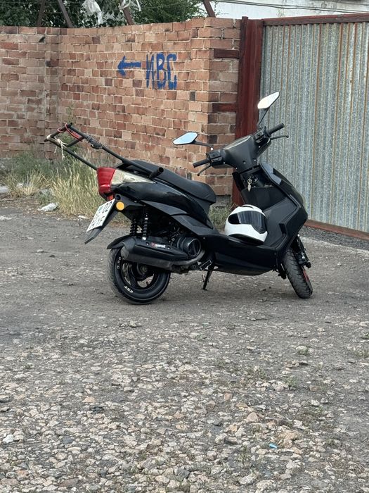 Продам скутер м8про