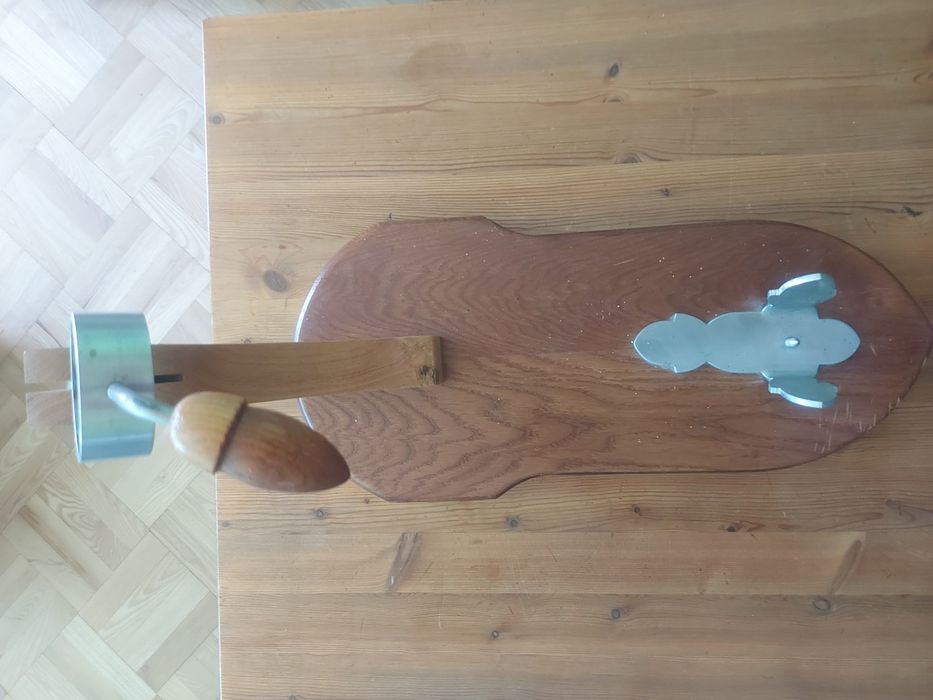 Дървена стойка за хамон