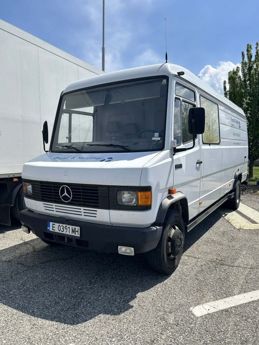 Бус Mercedes-Benz