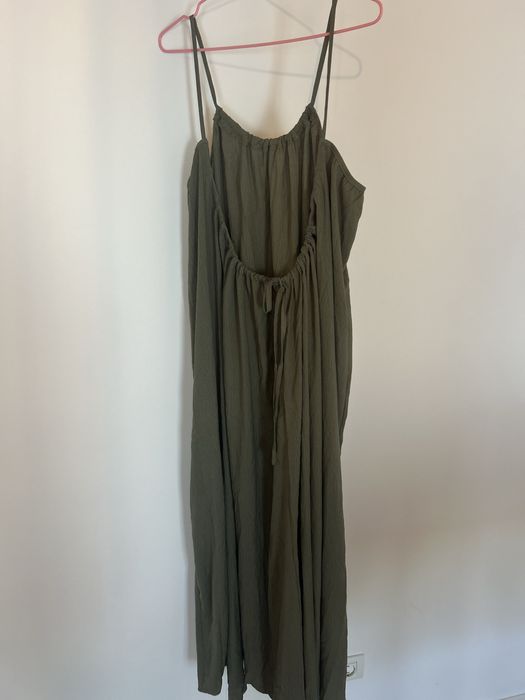 Rochie lunga cu bretele si decolteu la spate cu snur