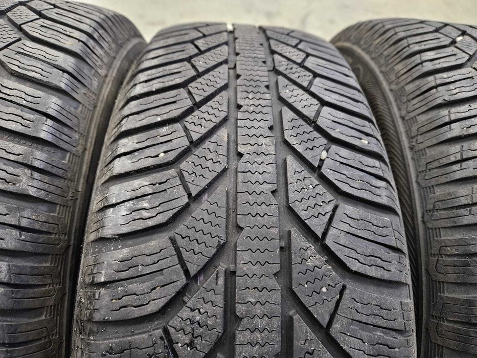 4 Anvelope IARNA 195.65.15 'Semperit' ; stare foarte buna