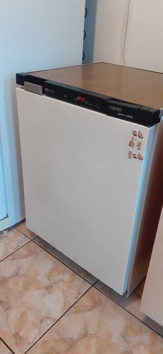 Vand congelator cu 3 sertare