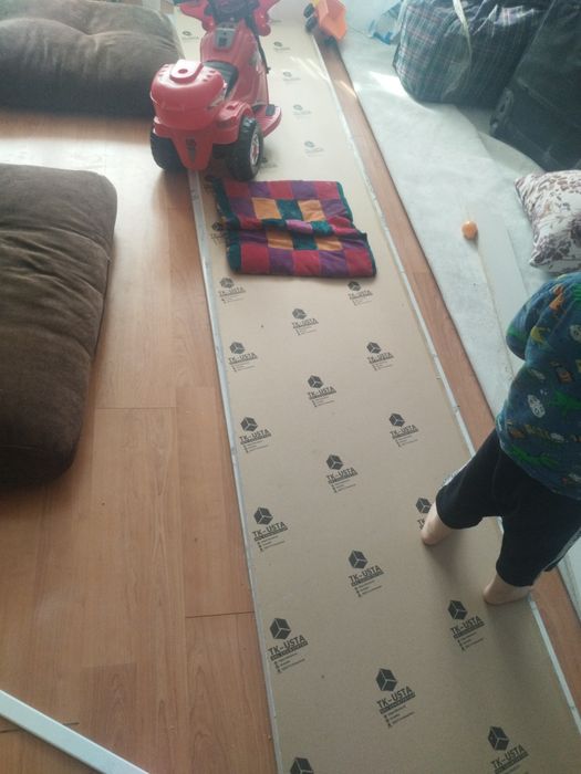 Продам столешницу и фартук для кухни 3 метра состояние новое толщина 4