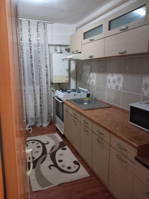 Inchiriez apartament 2 camere
