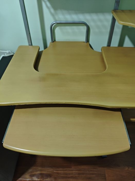 Продам компьютерный стол, б/у, г. Алматы