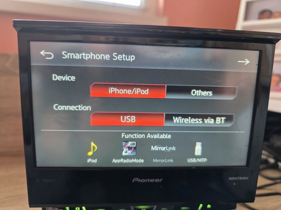 Продавам Pioneer avh-x7700bt