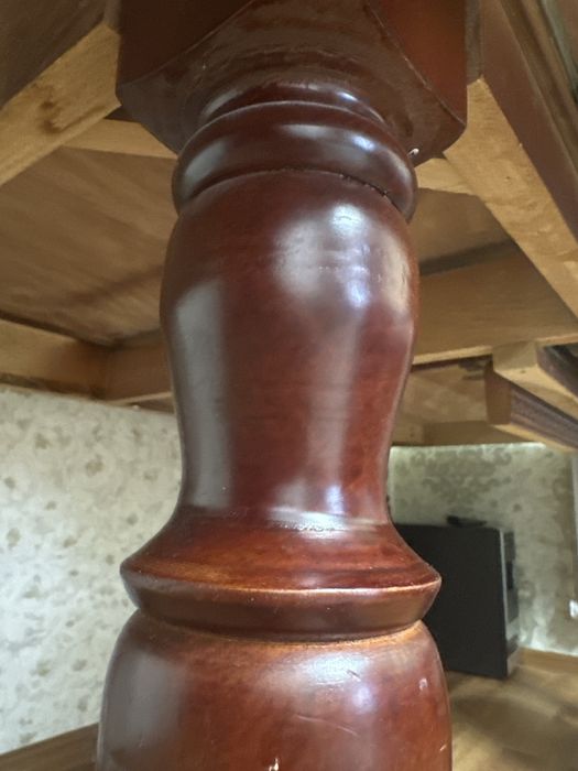 Продам стол, дерево