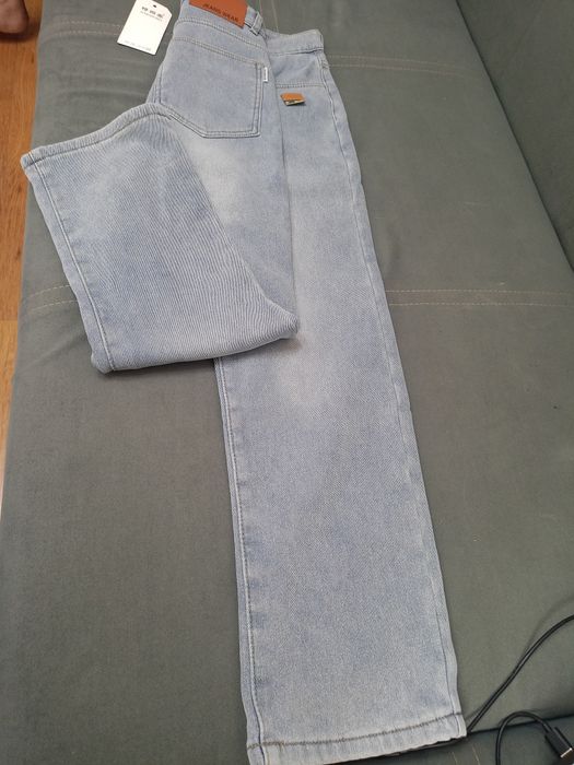 Продам Джинсы для подростка