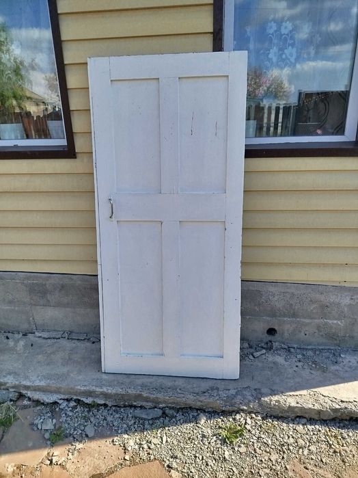 продам межкомнатные двери б/у