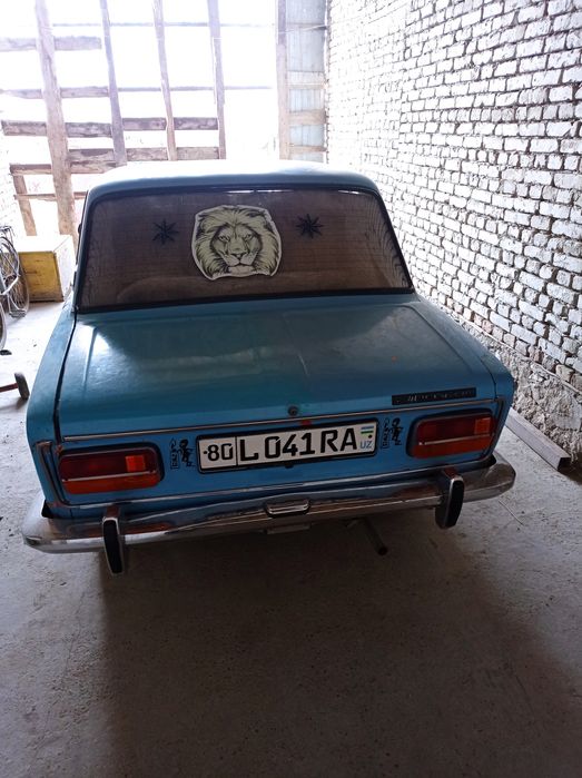 Jiguli moshinasi sotiladi