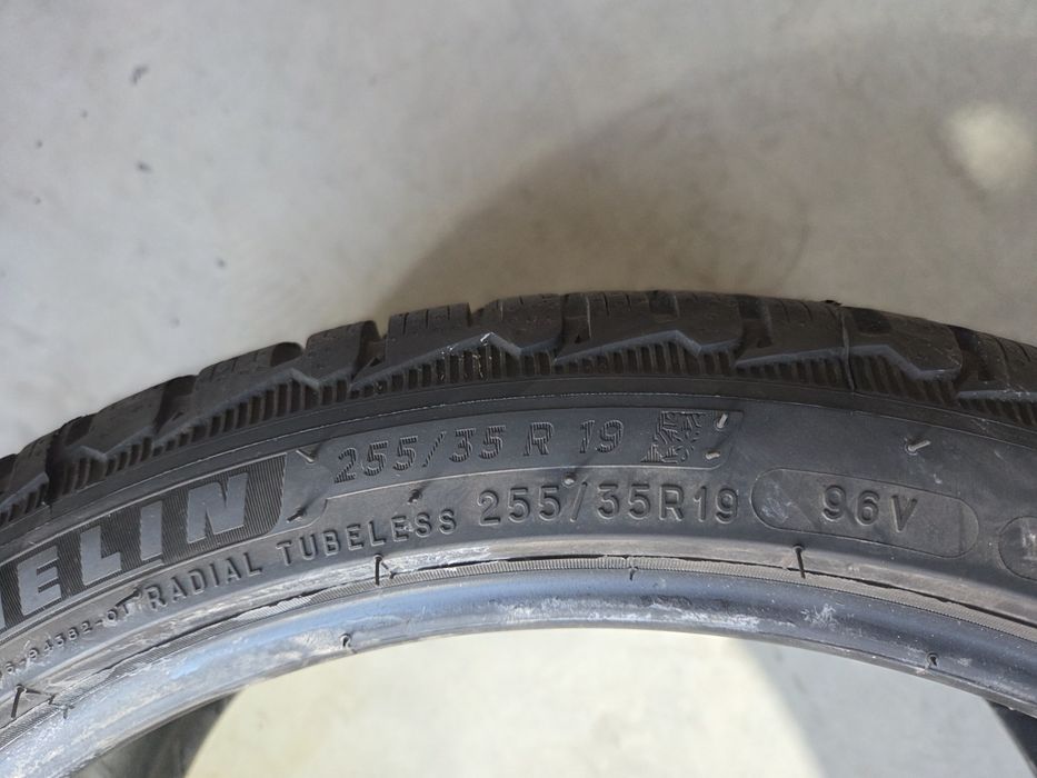 Set 2 Anvelope Noi iarna Demo Michelin 255/35/19 dot 2025