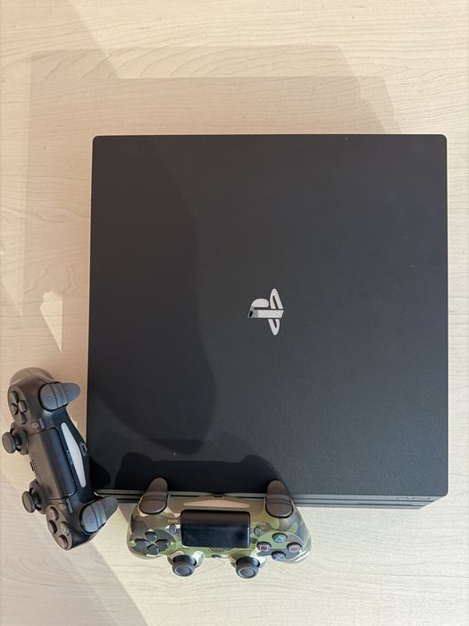 Ps4 pro 2 джойстика +игри