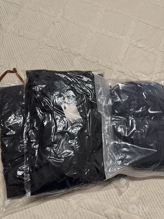 Ветровка мужская L-XL. NIKE.
