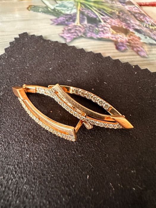 Продам золотые сережки