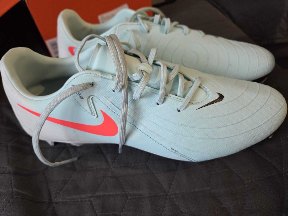 Бутонки Nike Phanton GX 2 Размер 42 стелка 26 см