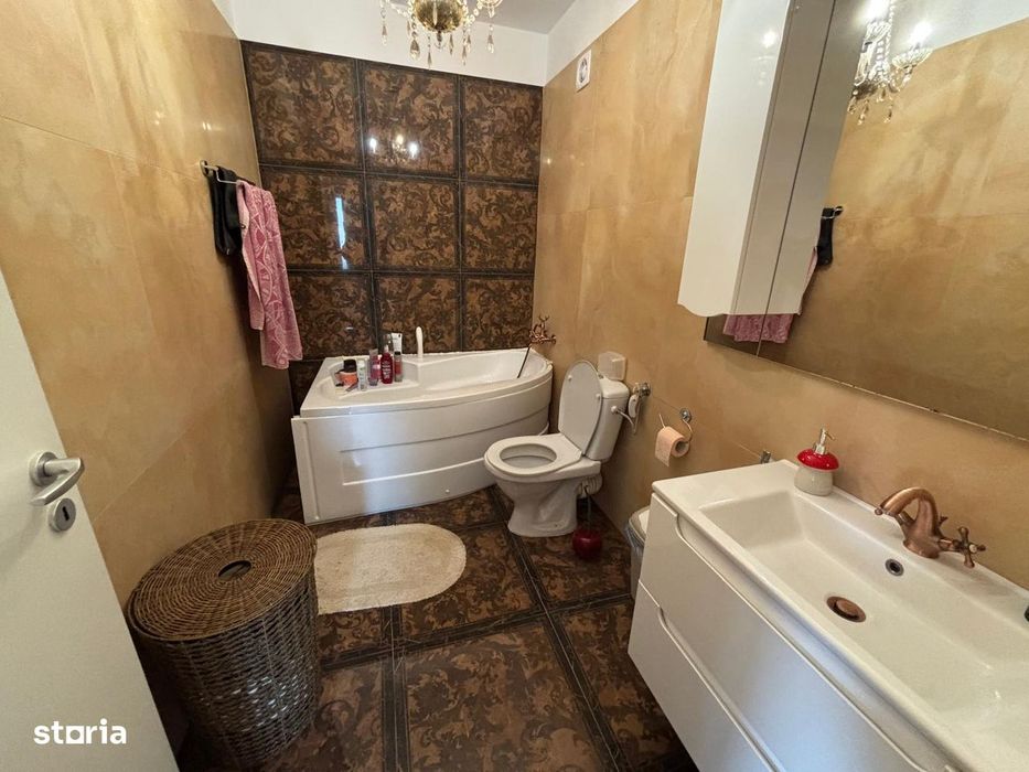 Vand apartament 3 camere Zorilor