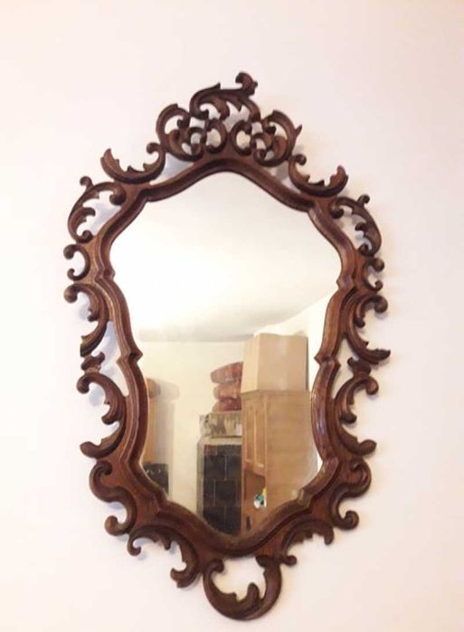 Oglinda vintage cu rama din lemn tei sculptata