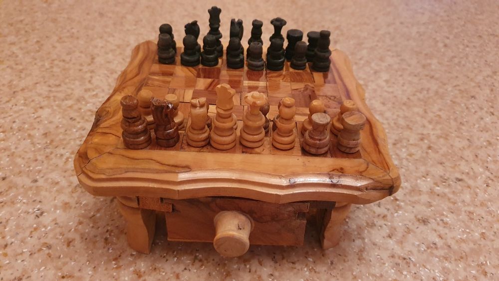 Продам шахматы деревянные