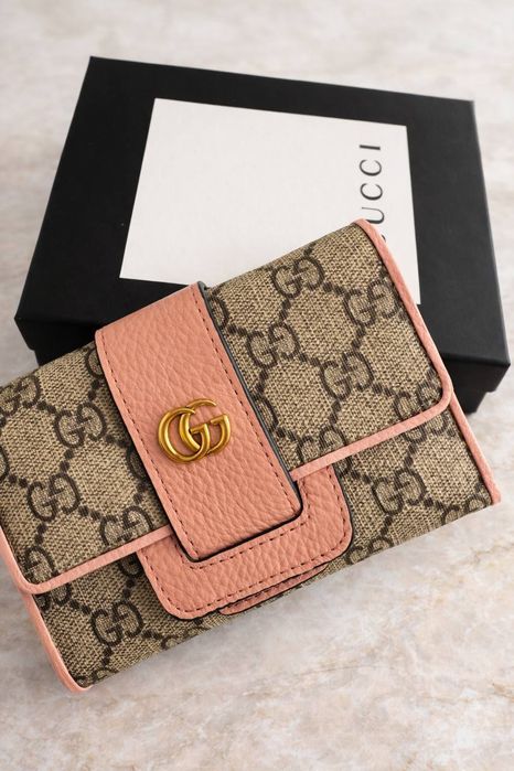 Женско портмоне на Gucci