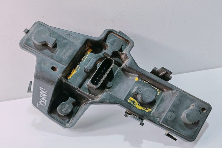 Soclu Stop Stanga 1T0945257A Volkswagen VW Touran prima generatie (fa