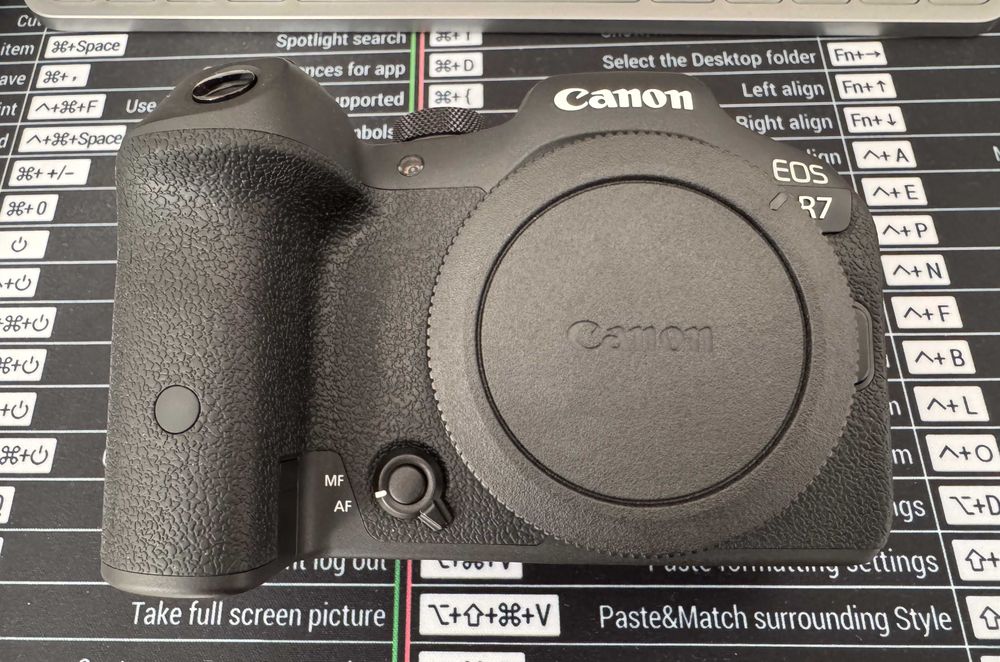 Canon EOS R7 body – stare foarte bună